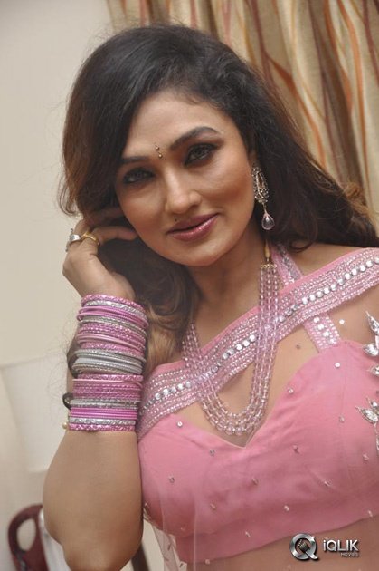 Ramya-Sri-at-O-Malli-Movie-Success-Meet